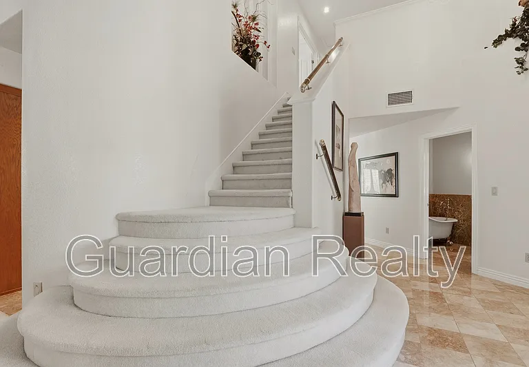 1888 Woodhaven Dr — Photo 22