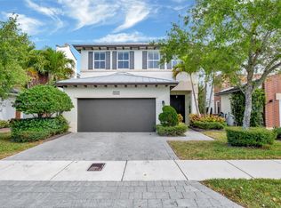 10543 NW 70th Ln, Doral, FL 33178