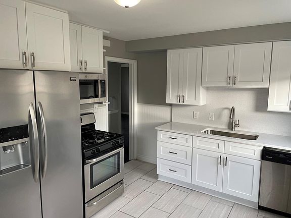 2nd image of 2444 Kalama Ave