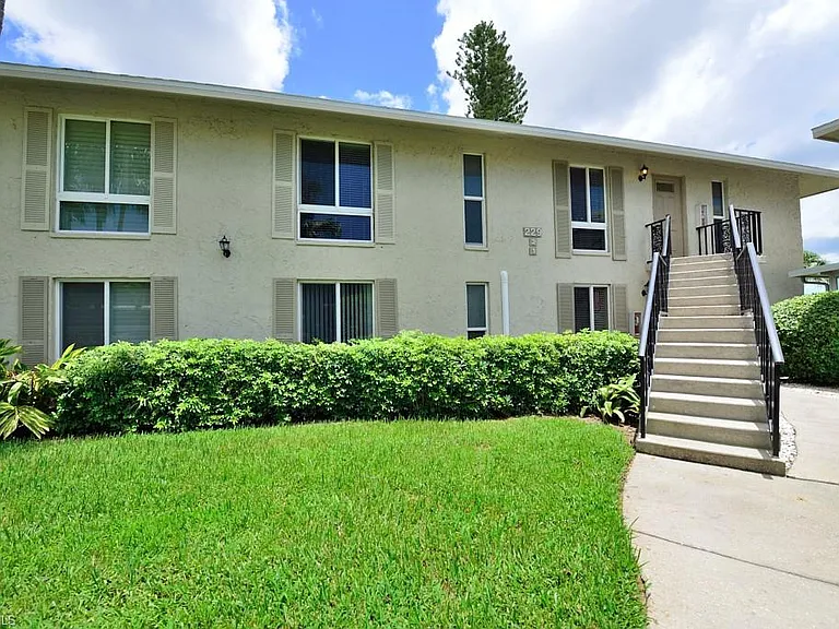 229 Palm Dr #2 — Photo 2