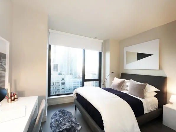 27-19 44th Dr image 1 of 12