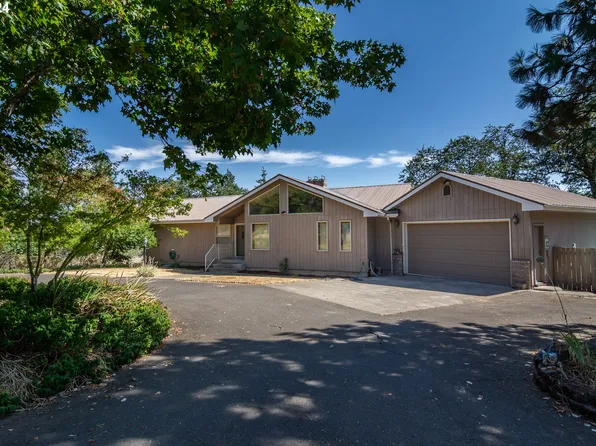 343 Zeigler Ct, Roseburg, OR 97471