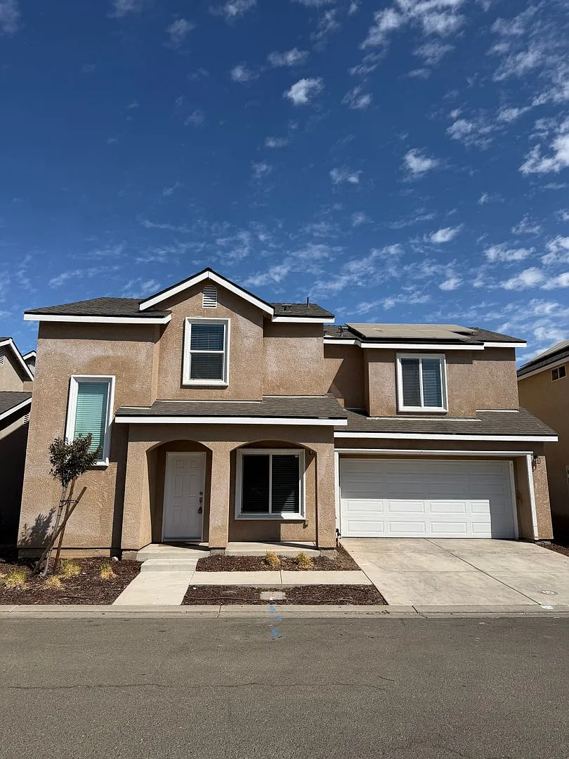 Brand new Merced Home. — Photo 1
