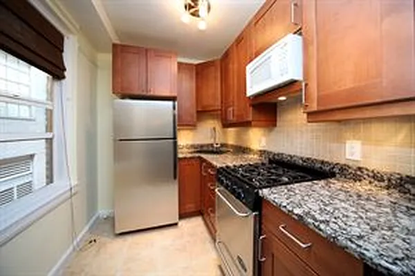 Sold by Douglas Elliman | media 24