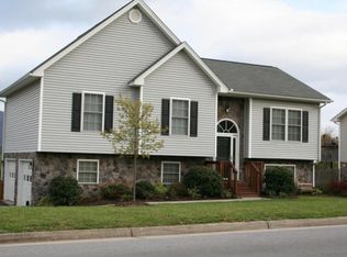 5905 Huntridge Rd, Roanoke, VA 24019