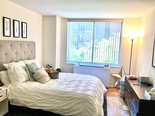 Rented by Peter Ashe | media 51