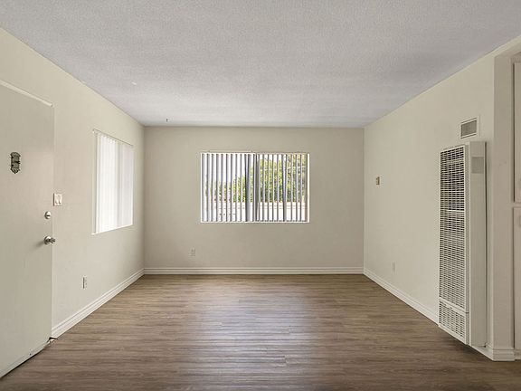 5th image of 855 Emerald St #C