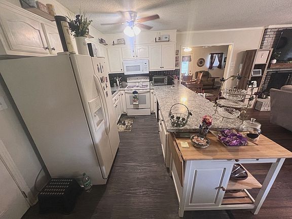 4th image of 242 Graham Dr