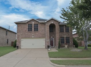 816 White Fields Way, Arlington, TX 76002