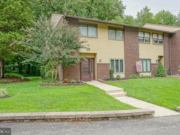 13 Buckthorn Ct, Deptford, NJ 08096