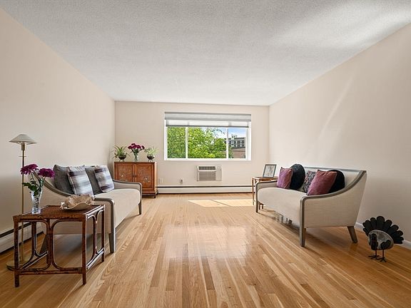 4th image of 50 Green St APT 401