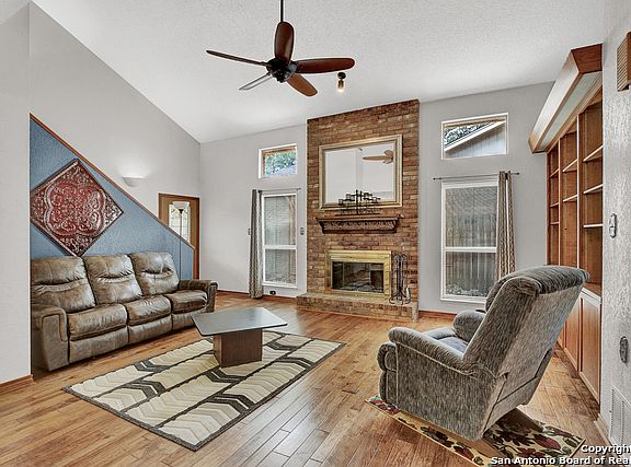 5th image of 1233 Bluff Creek Cir