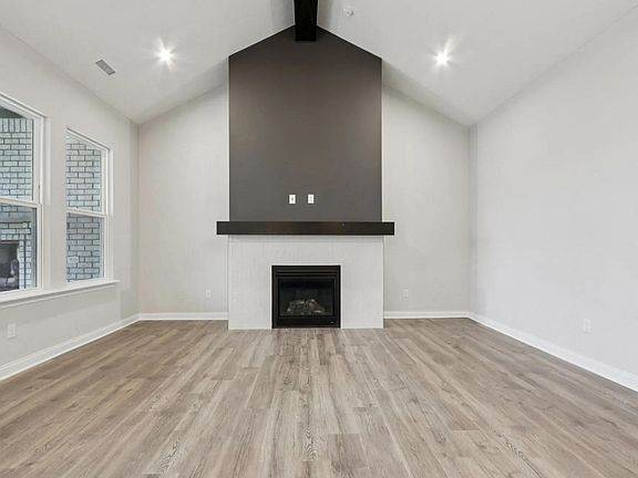 Parkette C family room