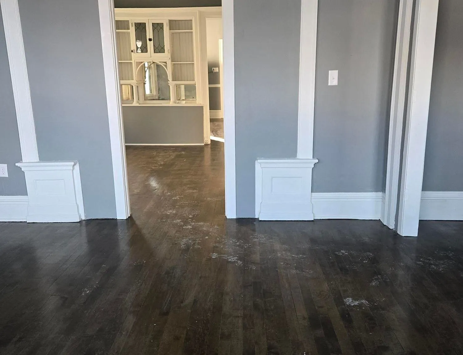 3 bed, 1.0 bath, 1300 sqft, $1,350 — Photo 1