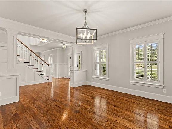 5th image of 384 Country Club Way