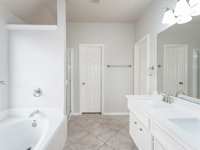 28506 Carly Cove Ln — Photo 10