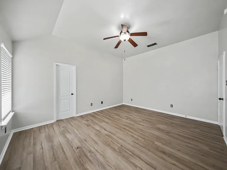 616 Man O War Dr — Photo 16