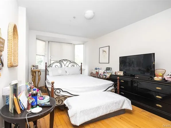 140-24 31st Drive image 7 of 11