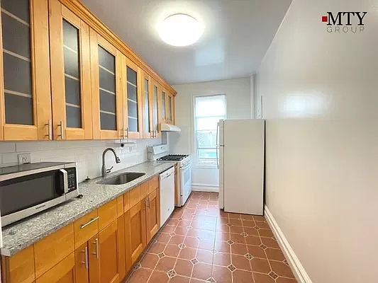 3rd image of 41-41 43rd St #B8