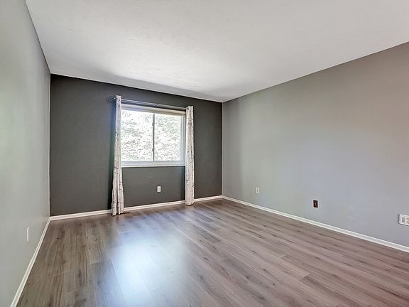 3rd image of 7740 Ravenswood Dr