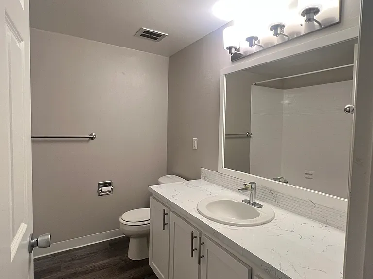 Highlander East — Photo 19