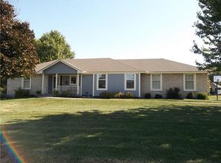 609 Horseshoe Dr, Pleasant Hill, MO 64080