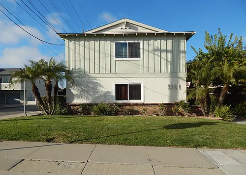 2101 Curtis Ave #4 Photo 1