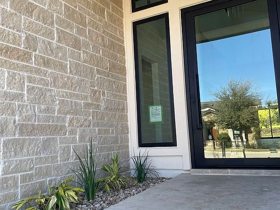 4th image of 121 Azalea Loop