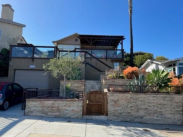 1st image of 882 Rosecrans St