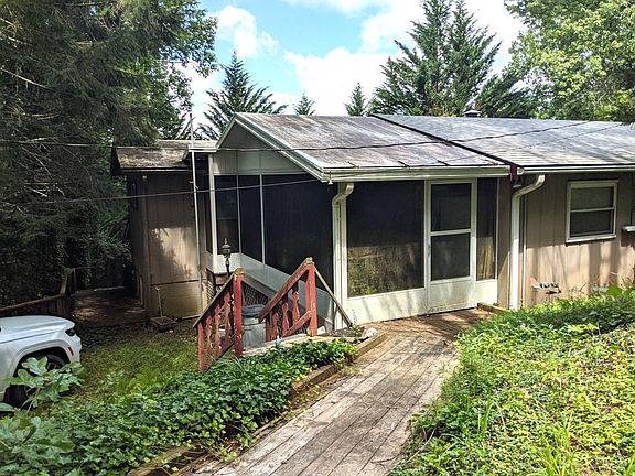 2nd image of 222 Zurich Cir