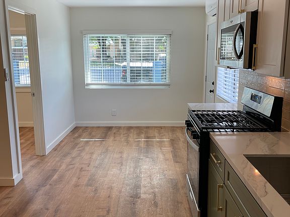 5th image of 7502 Fallbrook Ave