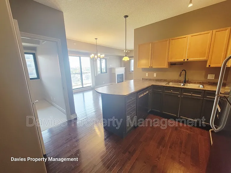 10319 111th St NW #508 — Photo 4