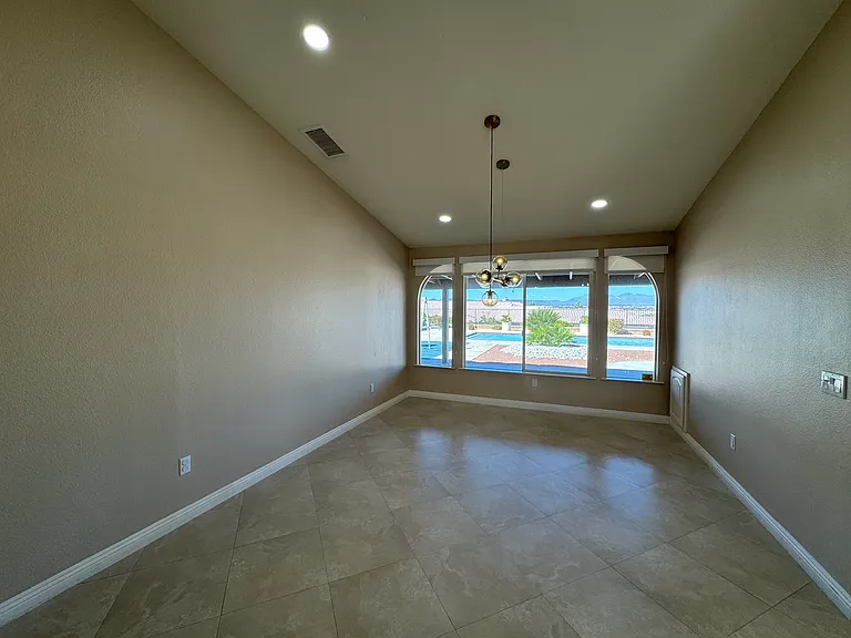 12552 Overlook Rd — Photo 4