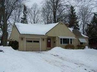 9 Hillscrest Rd, Plainville, CT 06062