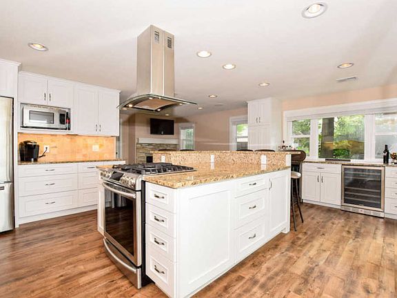 2nd image of W336N6455 Lakeview Ln