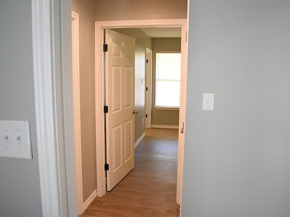 4th image of 218 Parrott Dr #108