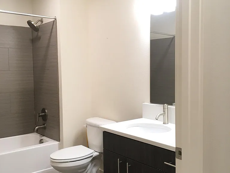 1736 NE 45th Ave #103 — Photo 14