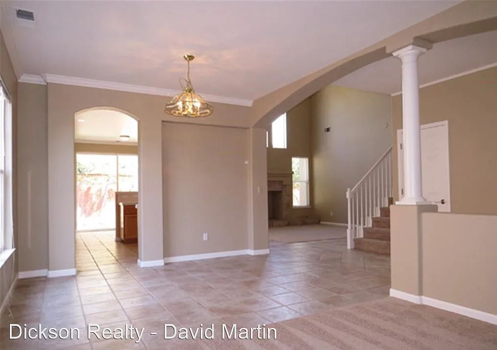 9520 Oakley Ln photo 1