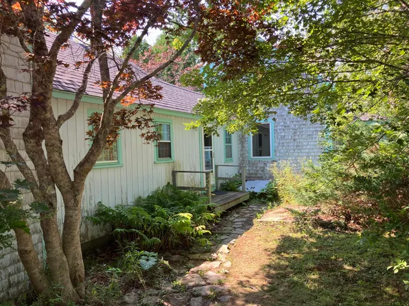 32 Westbrook Street, South Thomaston, ME 04858