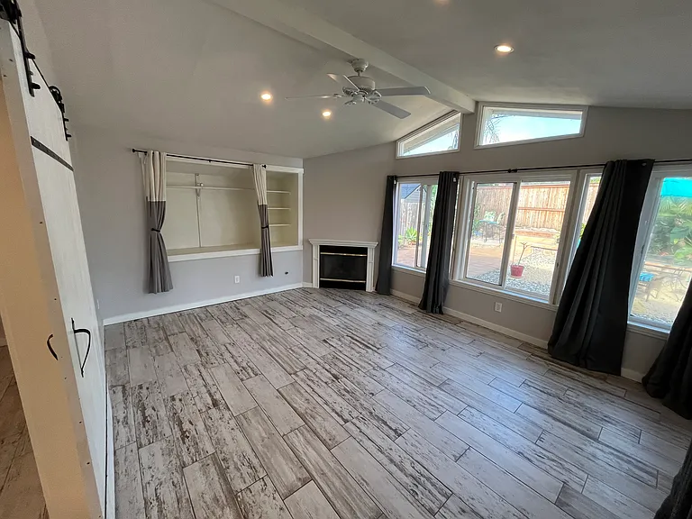 1476 Namouna St — Photo 8