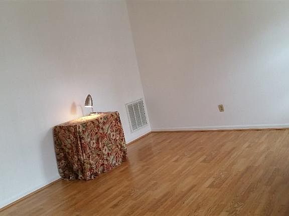 5th image of 33 Kitty Hawk Sq