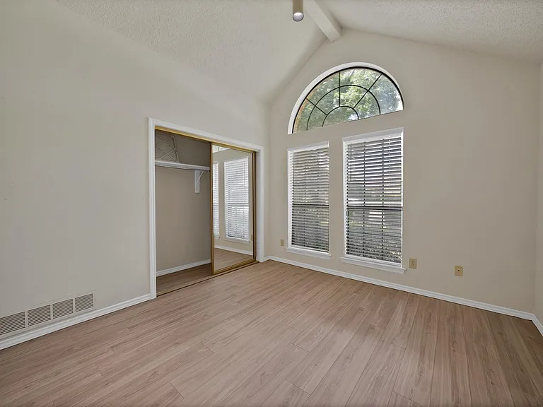4316 Hartford Dr — Photo 12