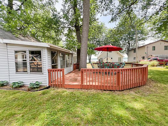 3rd image of 2653 Russell Dr