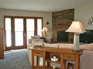 7420 Vinewood Ln N, Maple Grove, MN 55311