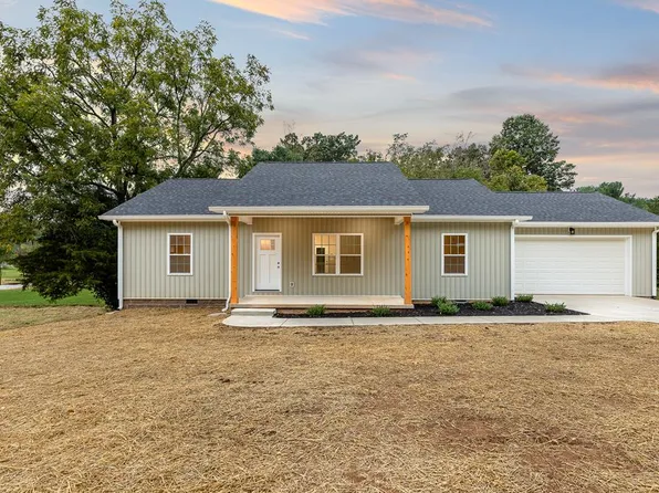 1366 Hidden Valley Rd, Livingston, TN 38570