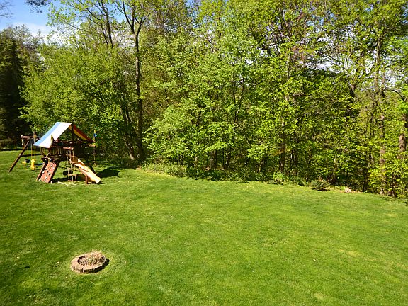 4th image of 8985 Riverwood Way