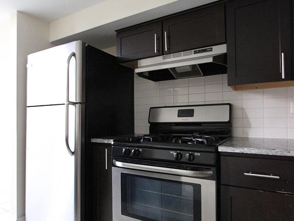 4th image of 873 W Lill Ave APT B01