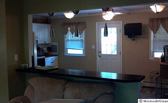 3rd image of 408 Terrace Ave