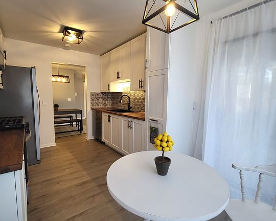 4th image of 315 Oak Meadow Ct APT A1