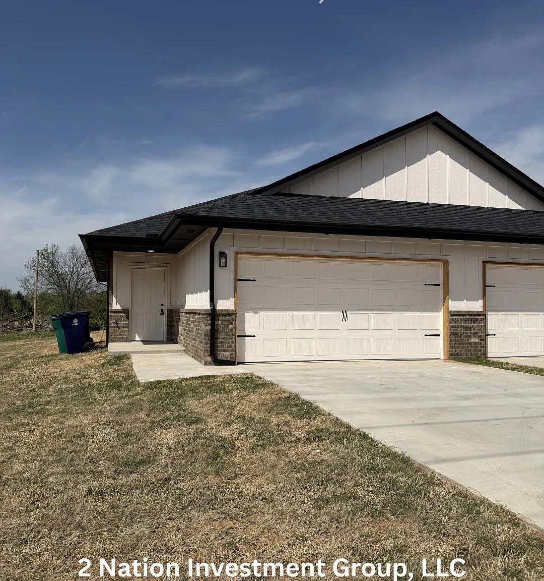3 bed, 1250 sqft, $1,450 — Photo 1